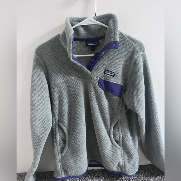 Patagonia Women's Lightweight Synchilla® Snap-T® Fleece Pullover - Picture 1 of 3